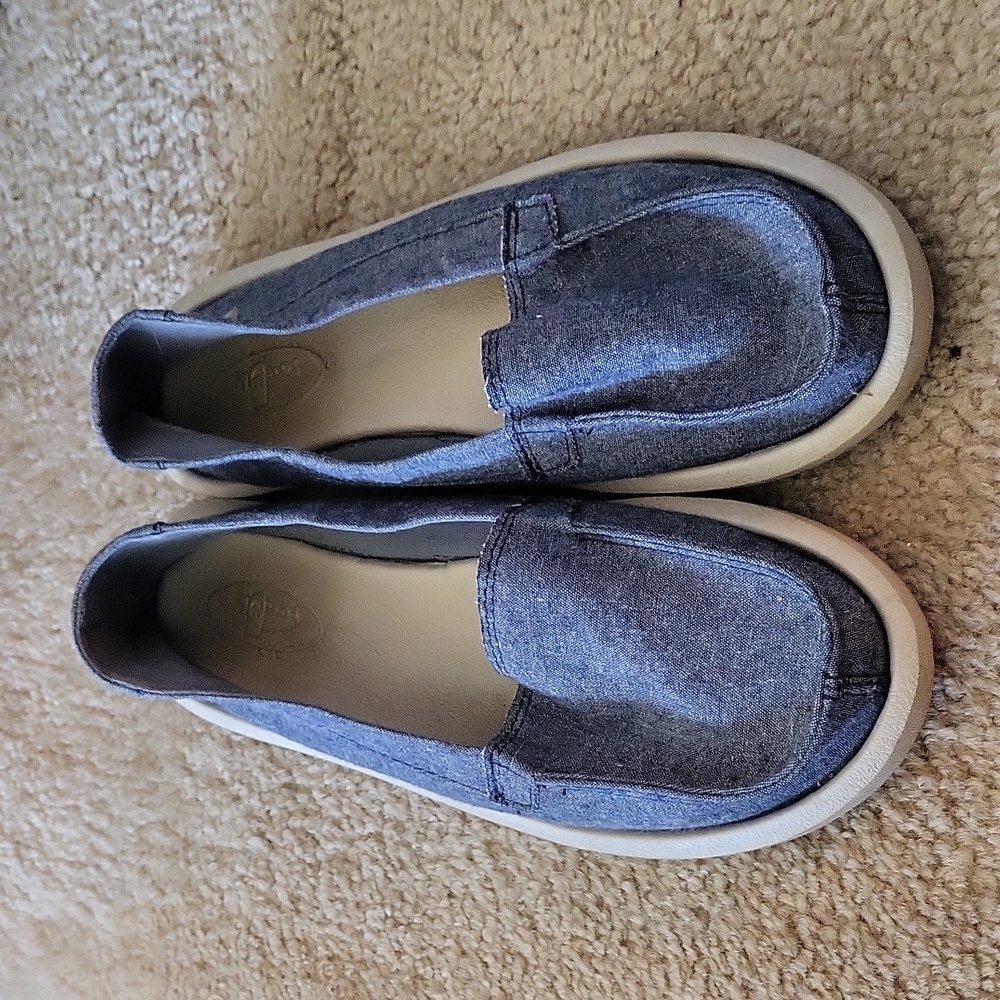 Sanuk slip-on
